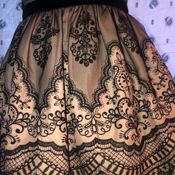 Bebe Dress - Picture 5 of 10